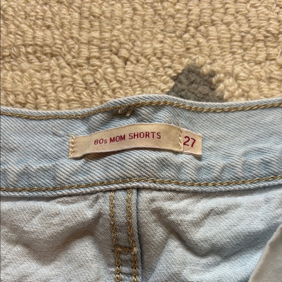 Light Wash Levi’s Women's Jean Shorts - Picture 2 of 8